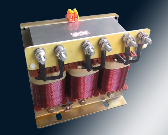 TKSG/TKDG濾波電抗器通過的是交流電流，它與濾波電容器串聯使用，組成諧振電路，使其在規定的頻率點上諧振，濾指定的高次諧波；同時還可實玖電力系統的無功補償和…